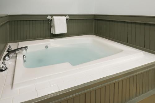 Friends Lake Inn in Chestertown (NY)