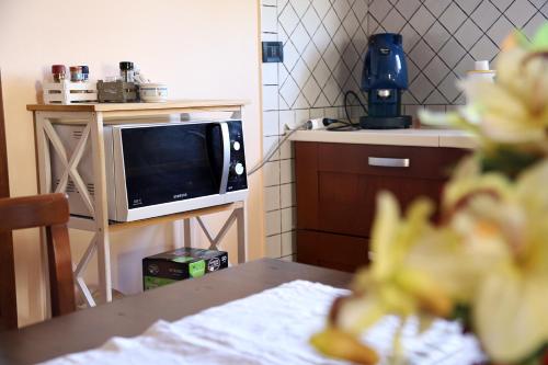 Lucy's cottage - image 11