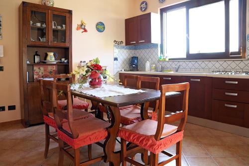 Lucy's cottage - image 13