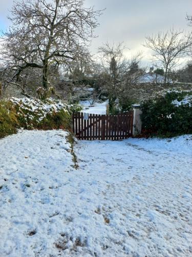 Au Dolmen in บร็องตูม