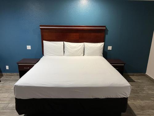 Econo Lodge Inn & Suites Mesa