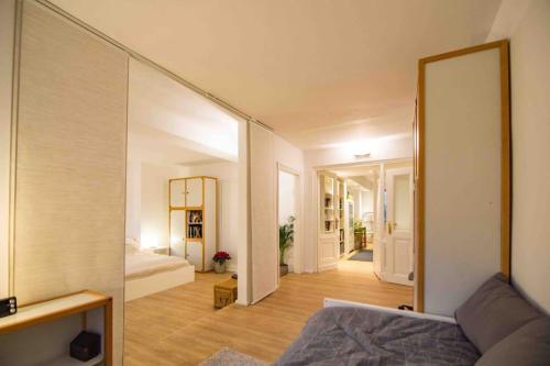 Ground Floor in Villa in Charlottenburg Garden View