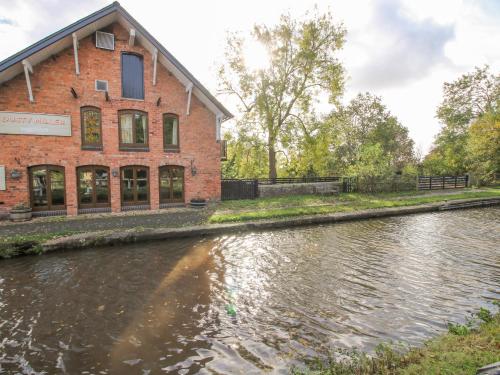 A szálláshely kívülről, Mill End in Wrenbury