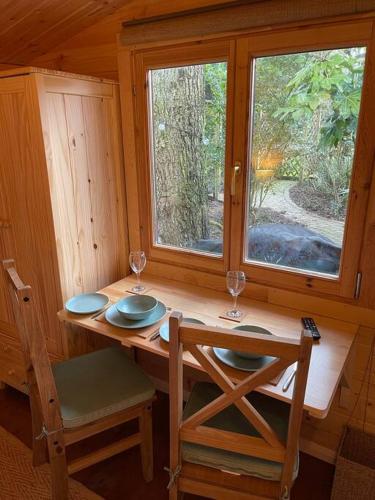 Cosy Cabin, hidden from the main house - Sleeps 2 - EV in Hawkinge
