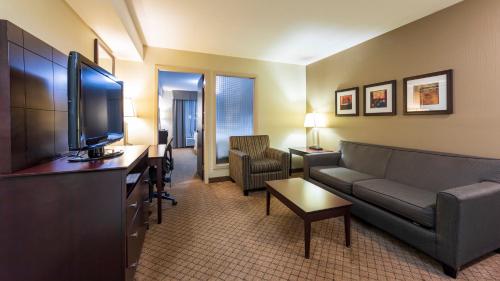 Holiday Inn Hotel and Suites-Kamloops, an IHG Hotel