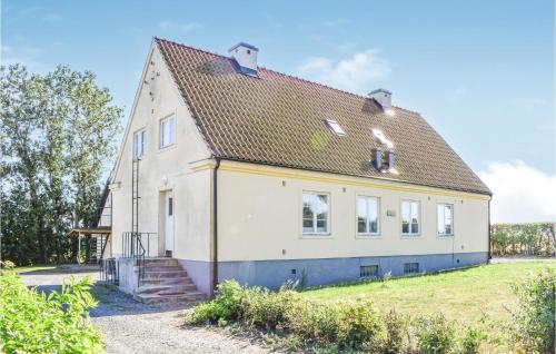 . 7 Bedroom Awesome Home In Tomelilla