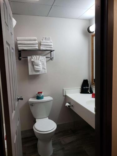 Super 8 by Wyndham Grand Island - image 8