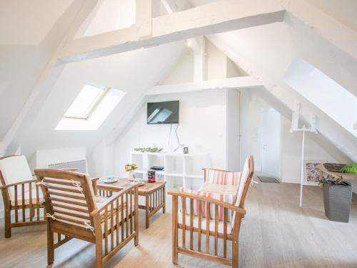 Calm and comfortable apartment in Bayeux, 9km from the beach