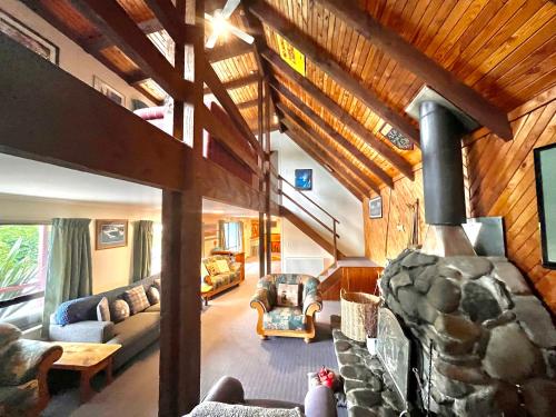 Adventure Lodge and Motels and Tongariro Crossing Track Transport