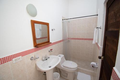 Quadruple Room image 4