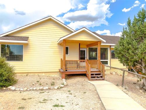 UNDER THE RIM GUEST HOUSE MAIN HOUSE 101 - image 10