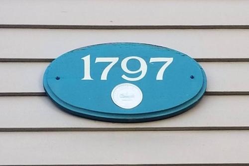 Charming Townhouse in Historic Town near Boston. in Dedham, USA