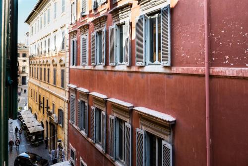 Trevi & Pantheon Luxury Rooms 2