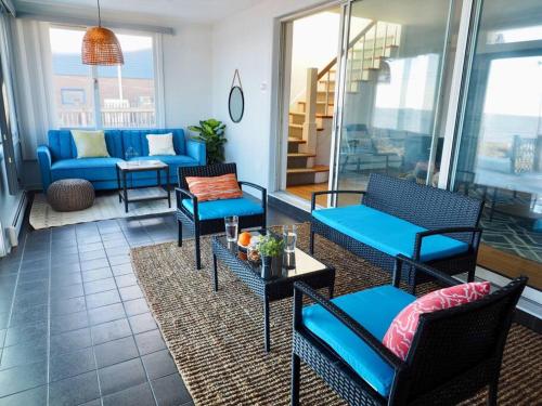 Casa al Mare Beachfront Retreat King Bed Near Yale in East Haven