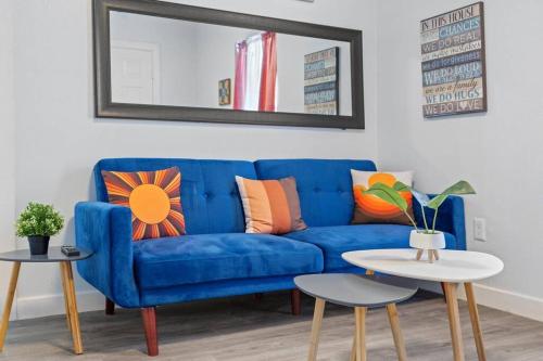 cozy and modern 1BR apartment 15 steps in Dallas, USA