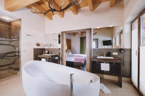 ห้องน้ำ, Hotel DIE SONNE in ซาลบาค