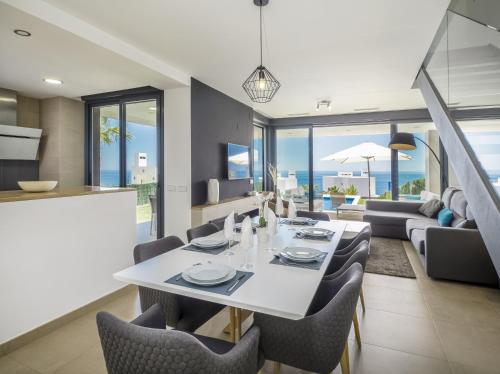 2254-Luxury villa with private pool and seaview - image 5
