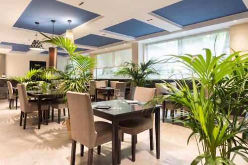 Hotel Colon Rambla - image 3