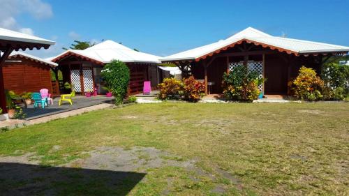 Bungalow d'une chambre avec jardin clos et wifi a Saint Francois a 2 km de la plage - Location saisonnière - Saint François