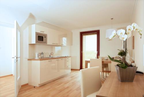 Ferien Appartement auf Schloss Ranzow - Rügen No3 mit Ostseeblick - image 11