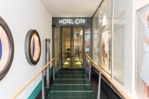ทางเข้า, โรงแรม ซิตี้ อัม บาห์นฮอฟ (Hotel City am Bahnhof) in เบิร์น