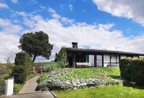 Ferienhaus LENA im Sauerland direkt am Hennesee