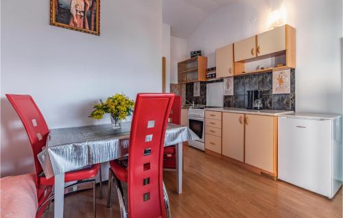 Nice apartment in Liznjan with 1 Bedrooms - Apartment - Ližnjan