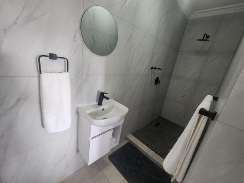 Zuhanyzó, Gateway@134 Guesthouse in Vryheid