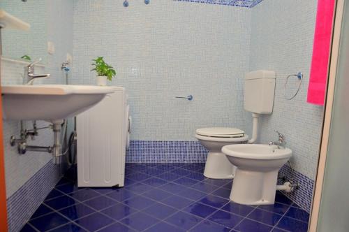 Renewed flat in a seafront building with pool, Bibione (Foto 3)