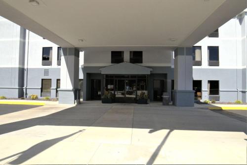 Super 8 by Wyndham Crossville TN in Crossville, USA