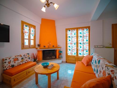 Orange House for big families in Damouchari - Delicious Houses