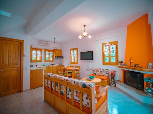 Orange House for big families in Damouchari - Delicious Houses