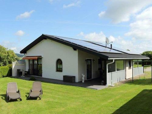 Holiday Home in Gönnersdorf near Badesee