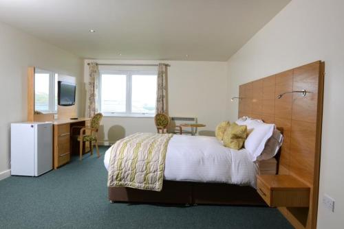 Croyde Bay Hotel or Self Catering