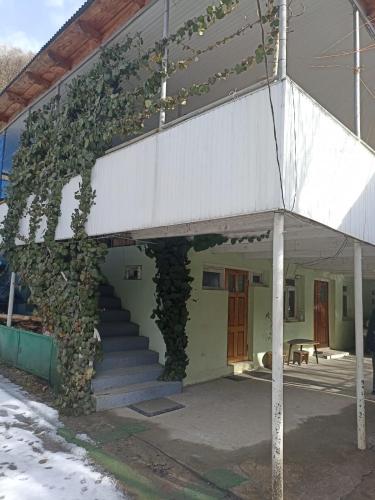 Guest House "SVANETI" in Lentekhi