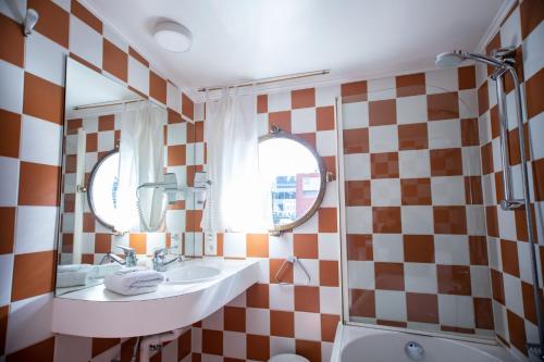 Hotel The Boatel - image 6