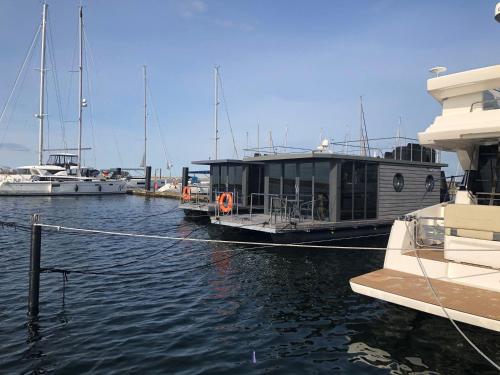 Hausboot Fjord Luna mit Biosauna in Wendtorf