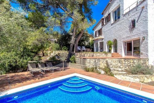  Catalunya Casas Majestic Villa and Views , 30km to Barcelona in Corbera de Llobregat