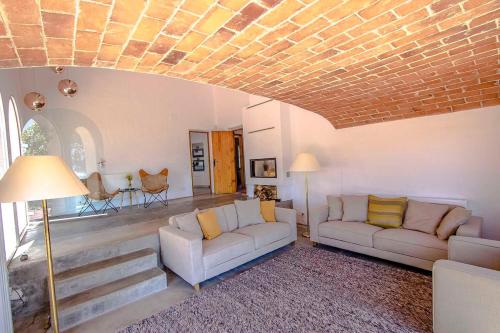 Catalunya Casas Majestic Villa and Views , 30km to Barcelona