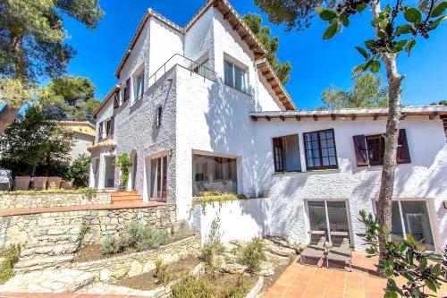 Catalunya Casas Majestic Villa and Views , 30km to Barcelona