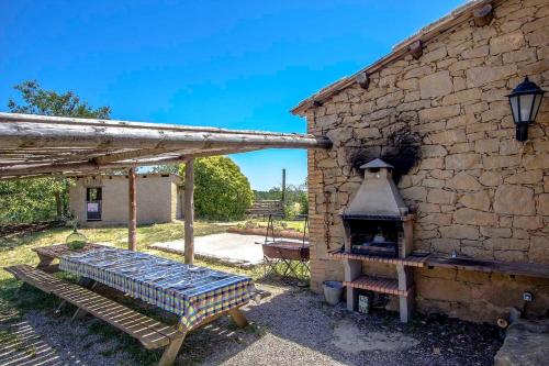 Erkély/terasz, Catalunya Casas Rustic Catalan countryside villa with private pool! in L'Hostal Nou