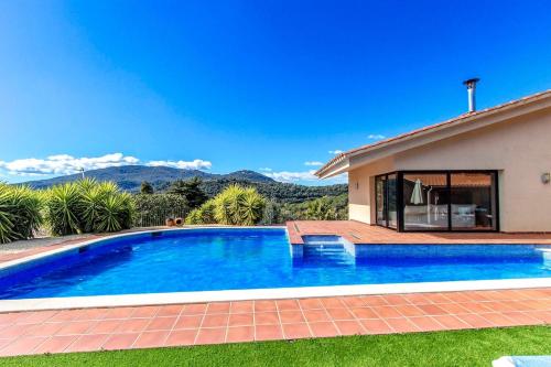 Swimming pool, Villa Mont in Calella