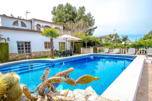 Catalunya Casas Enticing Elegance , 10min to Costa Dorada beaches!