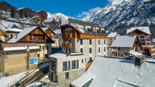 Madame Vacances Hotel Les Cimes Hotel de charme Les Sept Laux le Pleynet