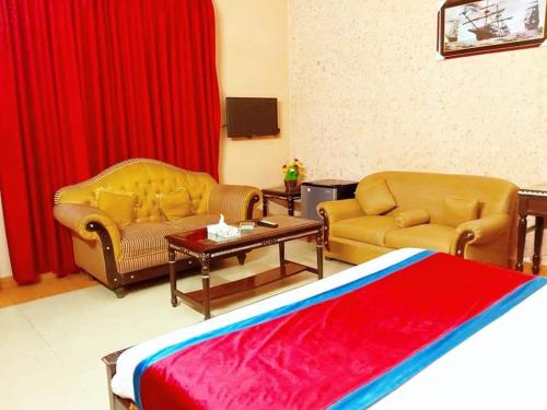 New Pakeeza Hotel – Lahore, WI