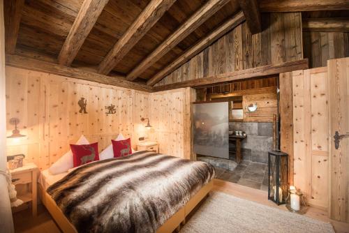 2 bedrooms, 5 beds