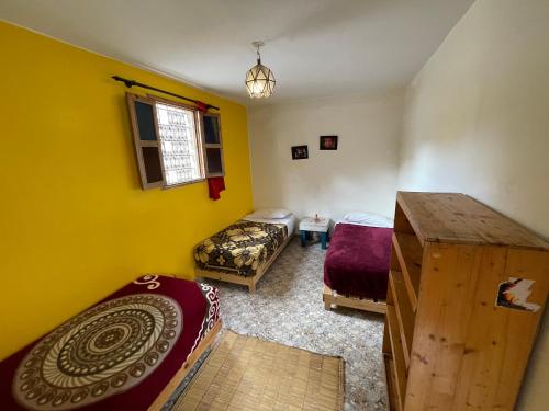 3 twin beds