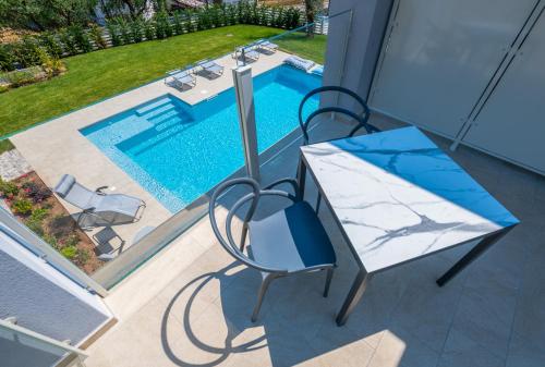 Four-Bedroom Deluxe Apartment