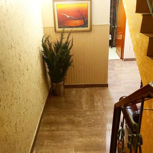 New Pakeeza Hotel – Lahore, WI