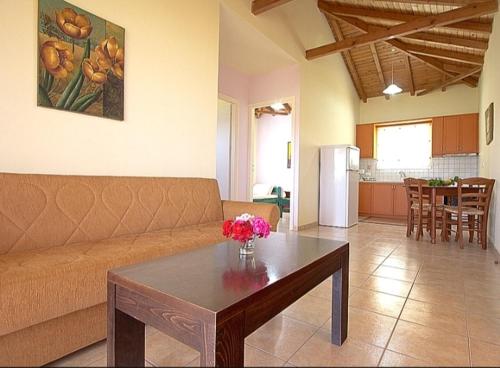 Maria Elena Villas 2
